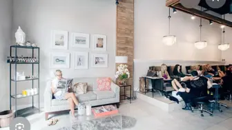 Modern & Newly Upgraded Nail Studio