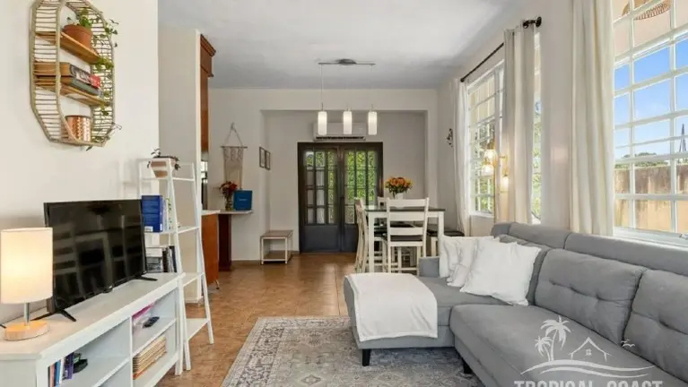 Fully Furnished 3 bd Home Fully Furnished 3 bd Home