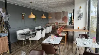 Beach area Thai and Boba-corner spot-huge traffic-patio-41 lic.