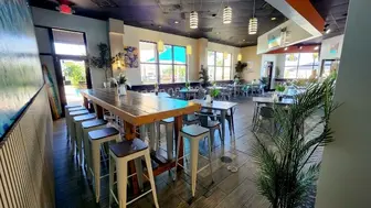 Shoreline Seafood & Smokehouse – Beachside Eatery Ideal Owner-Operator