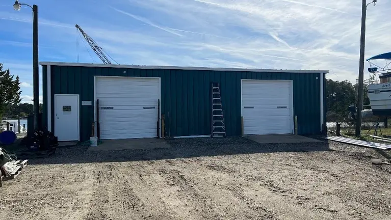 Boat mechanics shop