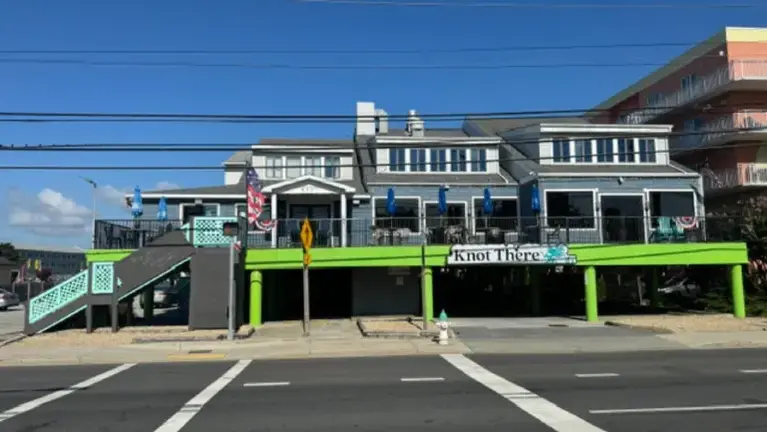 Rare restaurant/residential investment opportunity Rare restaurant/residential investment opportunity