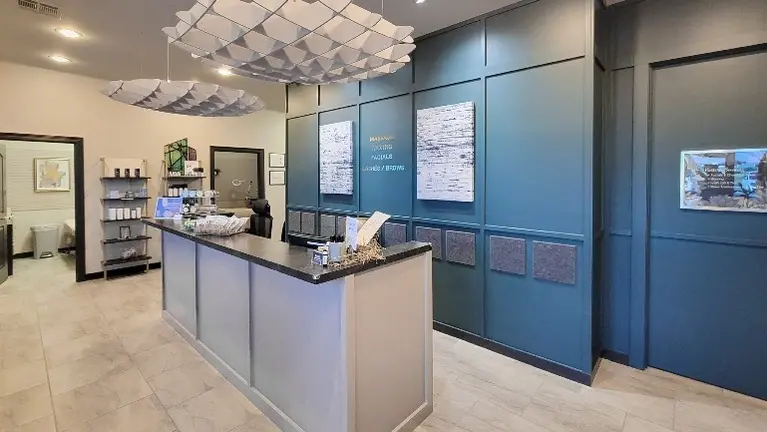 Lobby/Front Desk Lobby/Front Desk