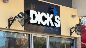 Dick's on Arenas