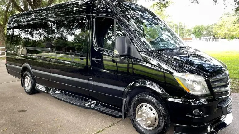 2014 Mercedes Benz 3500 Limo Party Van