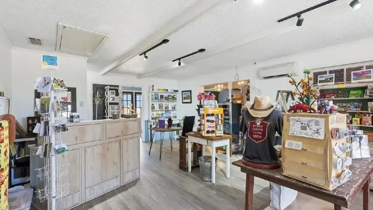 Gift Shop/Front Desk