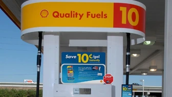 Circle K Shell Gas Station with Dunkin Donuts North of Tampa!!