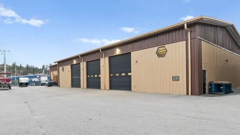 2253 Dartmouth 2253 Dartmouth