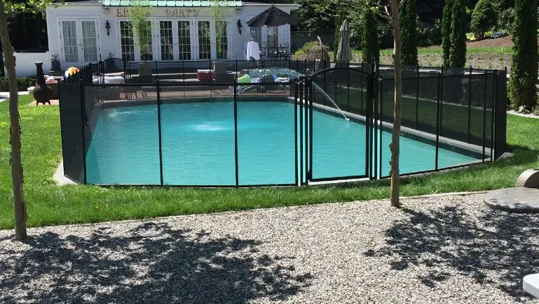 Mesh Pool Fence