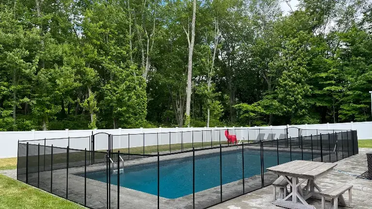 Mesh Pool Fence 