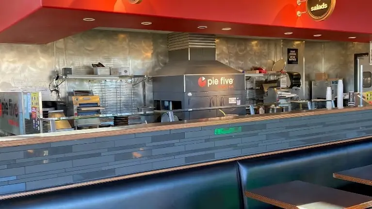 Dine-In, carryout and delivery Dine-In, carryout and delivery