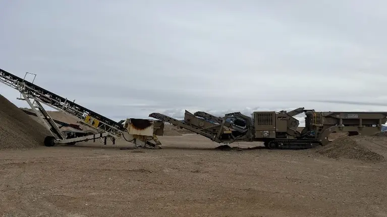 FT4250 Self contained Closed Circuit Crusher and 80' Self Contained Rotary Stacker FT4250 Self contained Closed Circuit Crusher and 80' Self Contained Rotary Stacker