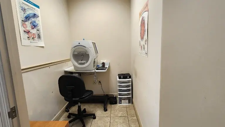 Visual Field/Testing Room