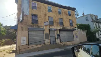 Closed beer deli & One 3 beds APT and parking lot