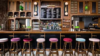 Restaurant w/Heavy Foot Traffic & Visibility – High Volume Potential!