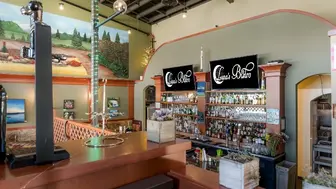 Italian Restaurant, Full Bar service