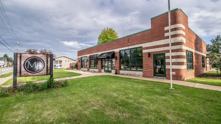 Front of Restaurant Front of Restaurant