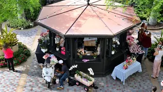 Turnkey Flower Kiosk in High-Traffic Coral Gables Location