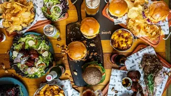 Cash Flowing Lakeside Bar for Sale   Loyal Local Crowd!!