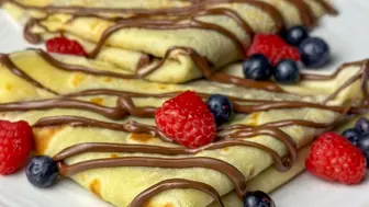 Indulge in Sweet Delights on Wheels:  Mobile Crêperie