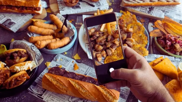 FAST-CASUAL RESTAURANT FAST-CASUAL RESTAURANT