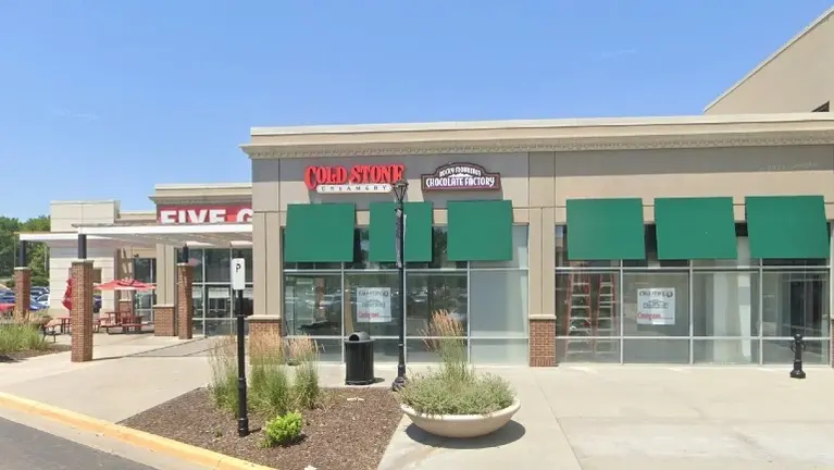 Ward Parkway Center Exterior