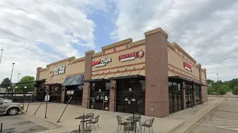High-Volume Cold Stone Creamery Topeka, KS - Wanamaker Crossing!
