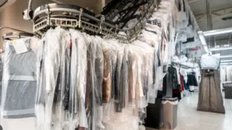 Dry Cleaner in Prime Location Ready to Operate in Miami Lakes, FL