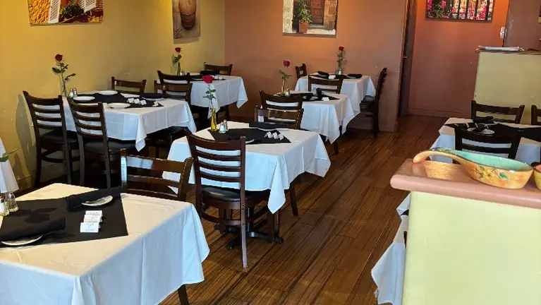 Dinning room 1 Dinning room 1