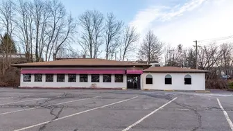 Well -established and highly recognizable restaurant property.