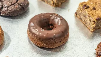 Category-Defining Bakery Brand & Commercial Kitchen