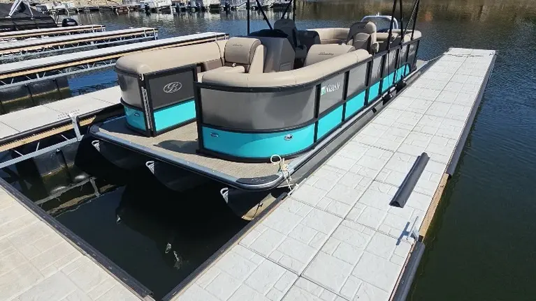 2024 Bentley Navigator