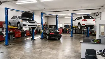 25-Year LA Auto Repair Shop Honda/Toyota– Strong Cash Flow – 3 Lifts