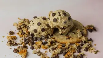 Established Dessert & Ice Cream Shop in Grocery-Anchored Denver Metro