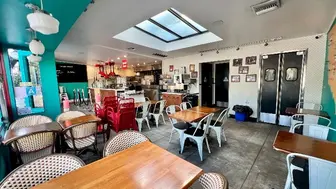 Beverly Grove Billboard Fast Casual/Sit Down Restaurant w/ Type 41