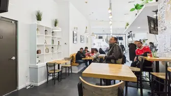 Turnkey café asset in a prime Chicago neighborhood