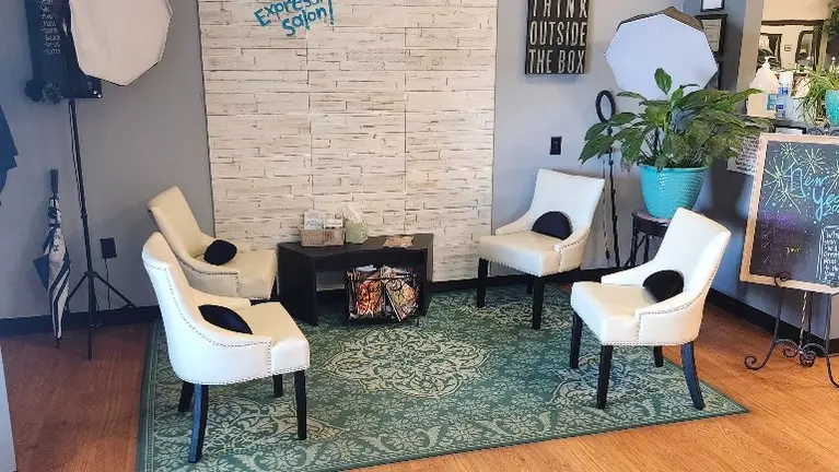 Waiting / Photo Backdrop