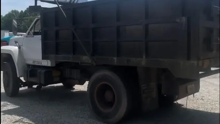 1986 Ford Dump Truck, Low Mileage, Former County Maintenance Truck 1986 Ford Dump Truck, Low Mileage, Former County Maintenance Truck
