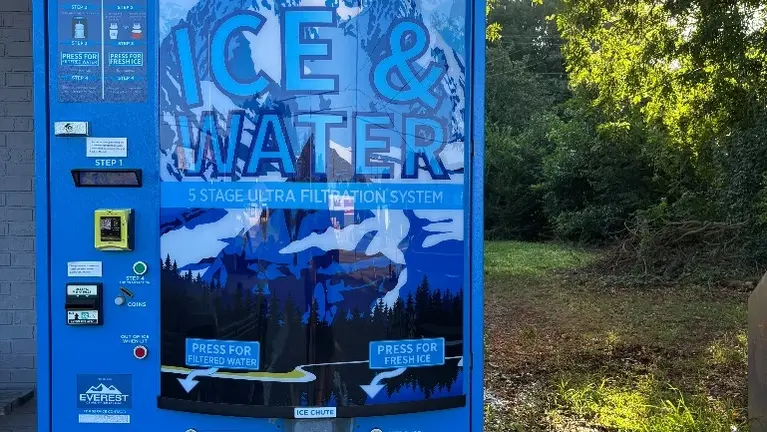 Childersburg location – Everest Ice & Water VX3 machine, established operating site