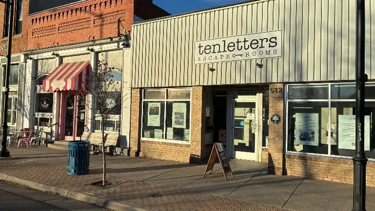 Exterior, daytime - main street, ice cream nextdoor