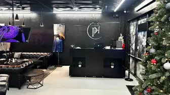 Premium Men's Hair Salon in Las Vegas - 12 Station Turnkey Facility