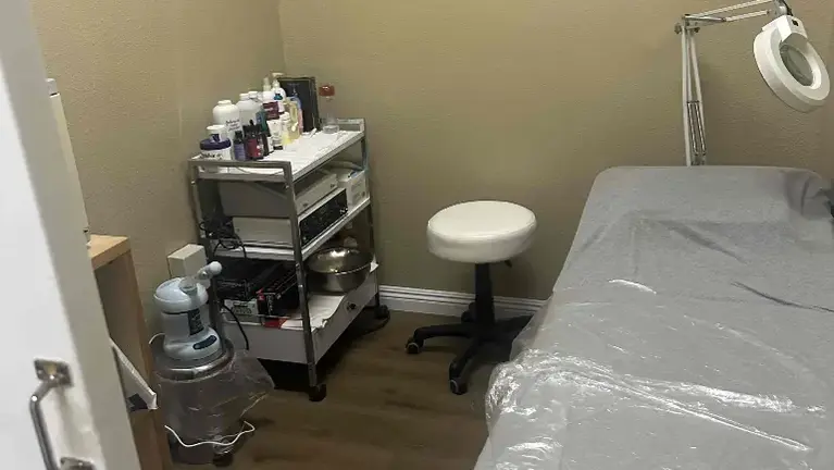 Private Beautician Room