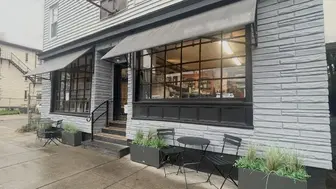 Established Restaurant - Positive Cash Flow & Favorable Lease Term