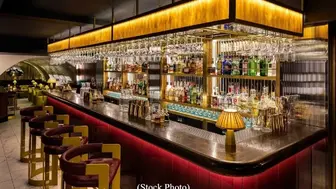 High Traffic and Walkability Bar opportunity in Melrose