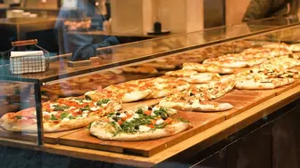 Beautiful Pizza Shop for Sale in Affluent Oakland County
