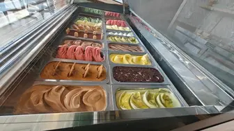 High-Traffic Gelato & Coffee Shop – Fully Equipped & Ready to Operate”