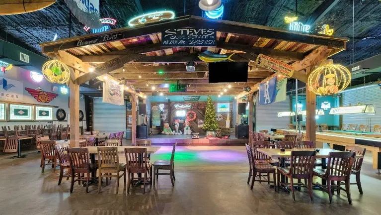 Stage and dance floor perfect for live music. Stage and dance floor perfect for live music.