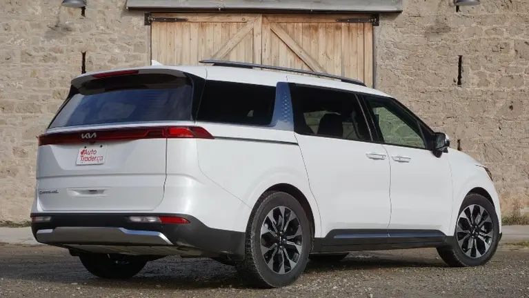 Kia Carnival EX+ White 2022