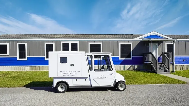 Exceptional Ready to move-in/transport mobile workforce housing spaces (modular structures)