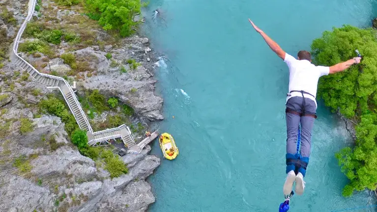 Bungy jumping in New Zealand